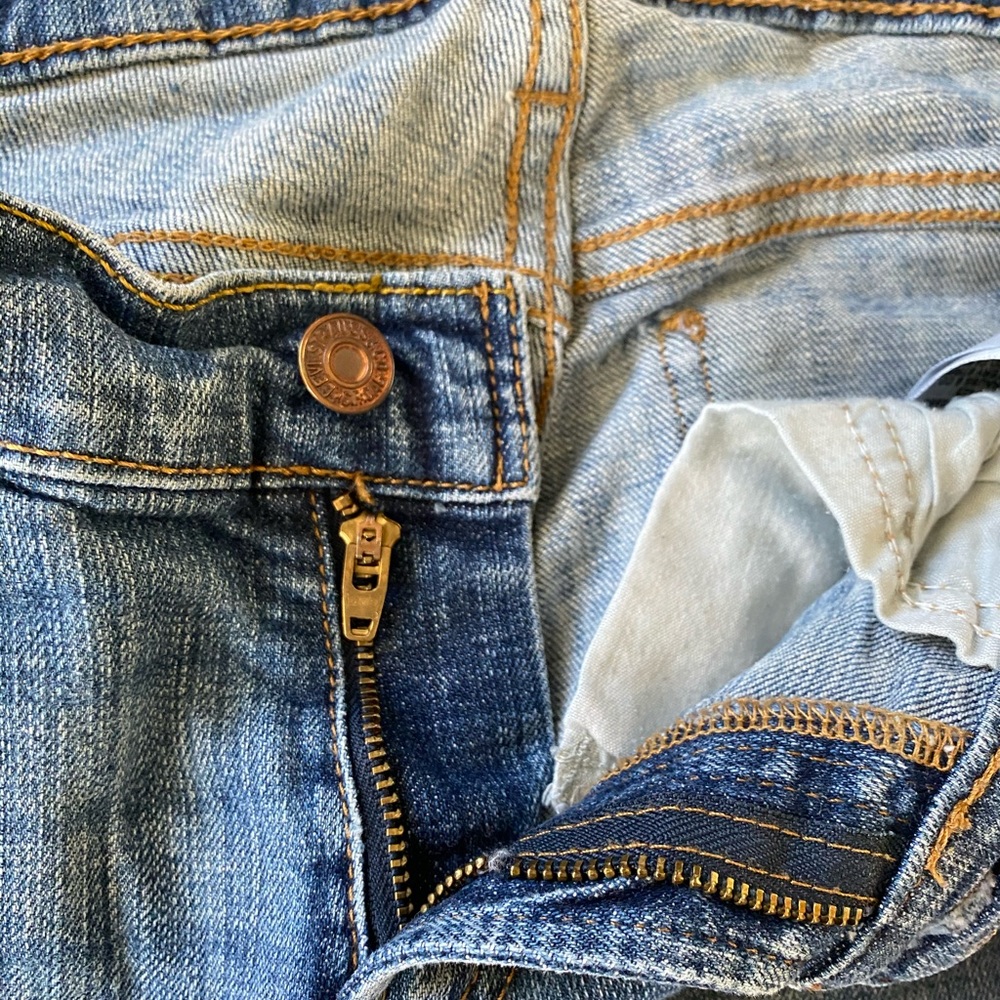 Levi’s Low Rise Skinny Jeans - Picture 3 of 5